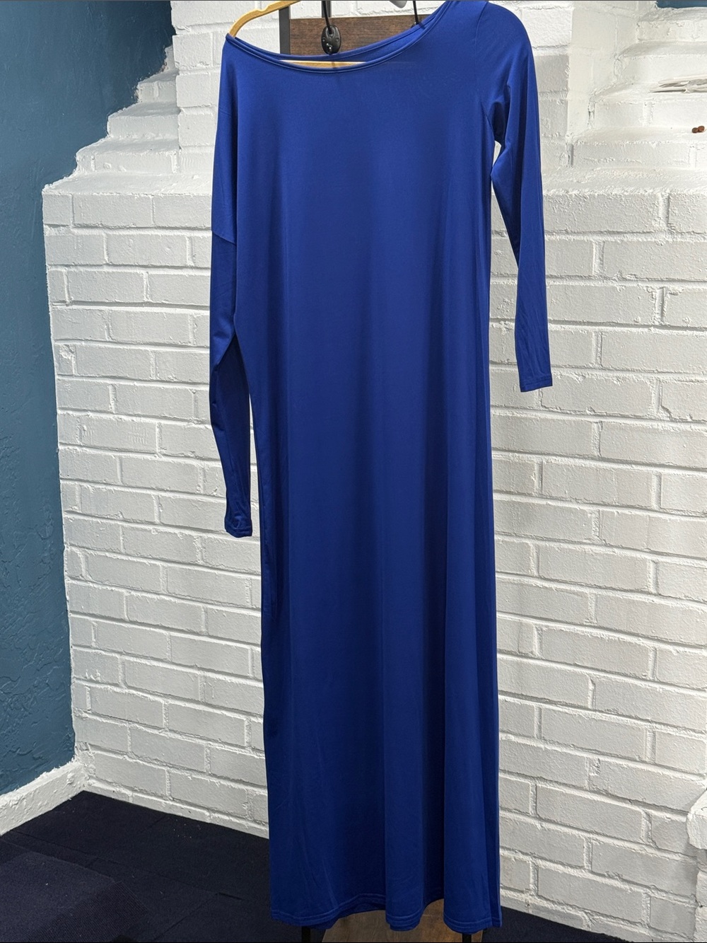 Minimalist Long Sleeve Maxi Off-Shoulder Dress in Royal Blue